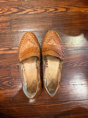 Cognac huaraches size 7
